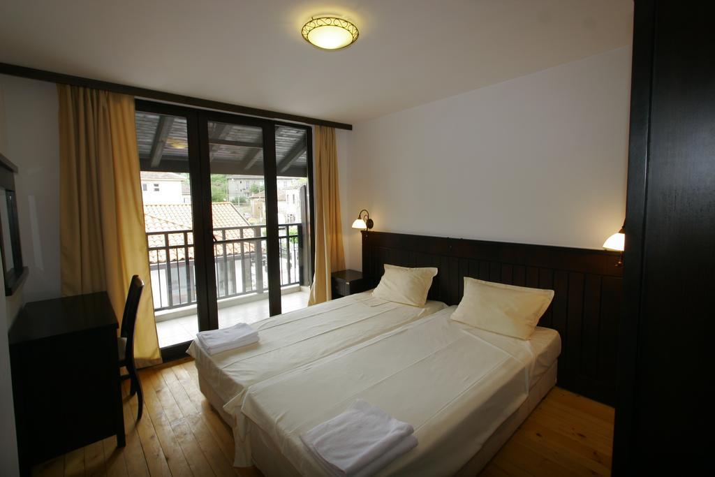 Guest House Bukor Shtepi Mandrica 外观 照片