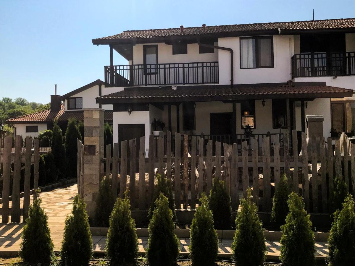 Guest House Bukor Shtepi Mandrica 外观 照片